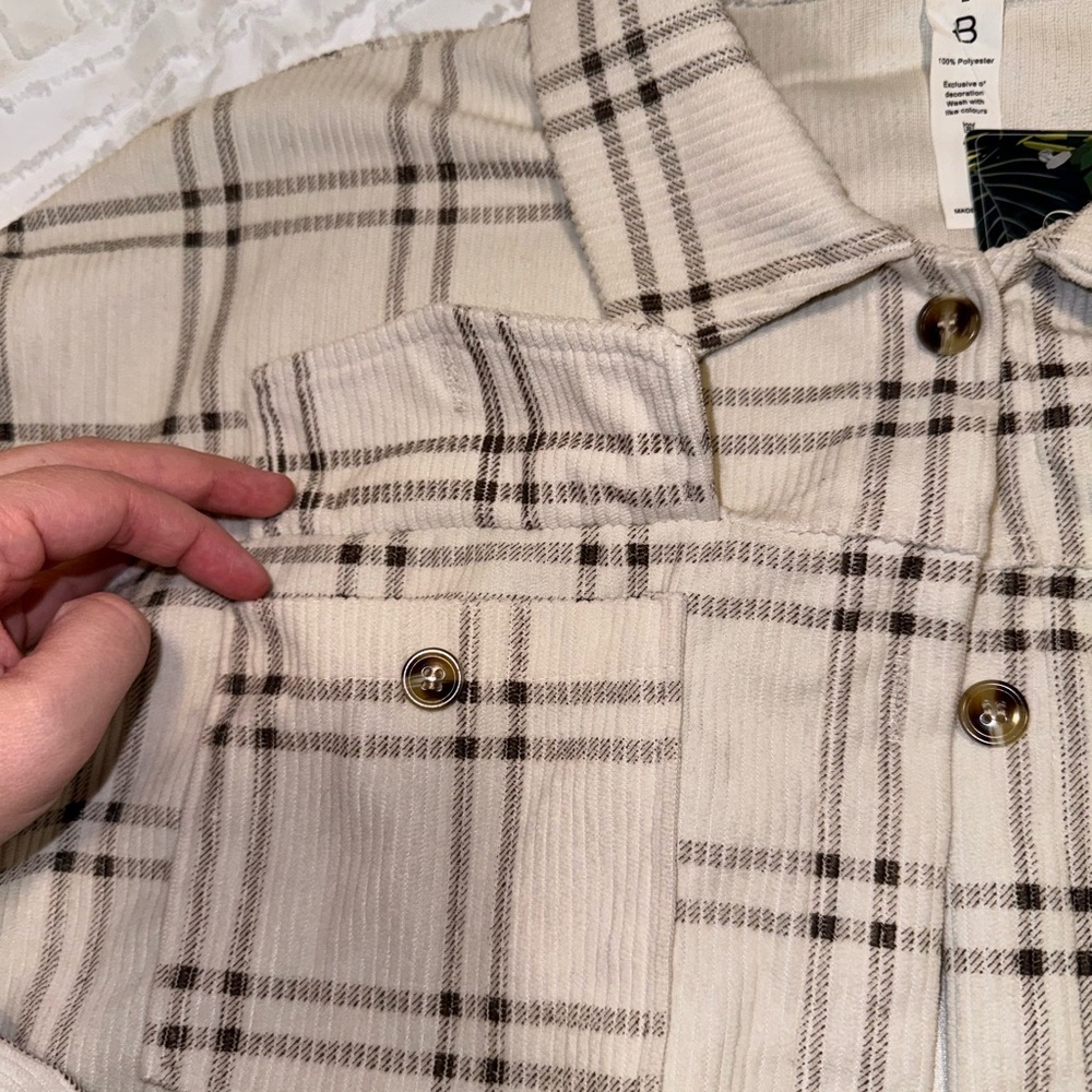 Cropped Shacket - Picture 2 of 3